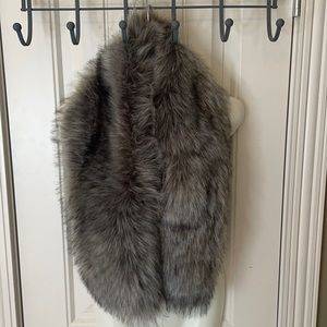 🧡 Beautiful- Faux fur scarf/collar